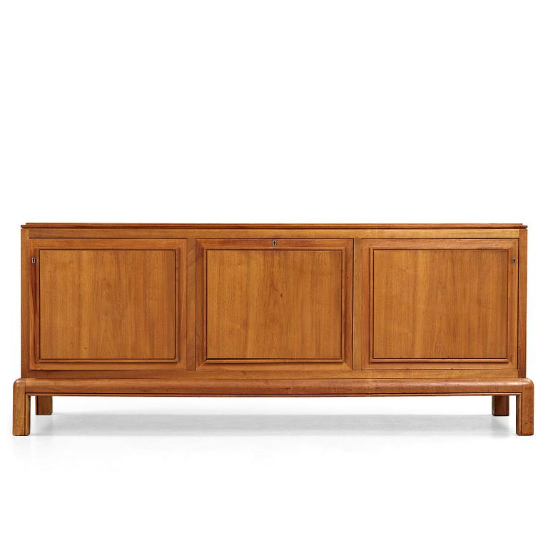 NILS AHRBOM & HELGE ZIMDAHL, a walnut sideboard, Stockholm 1932.