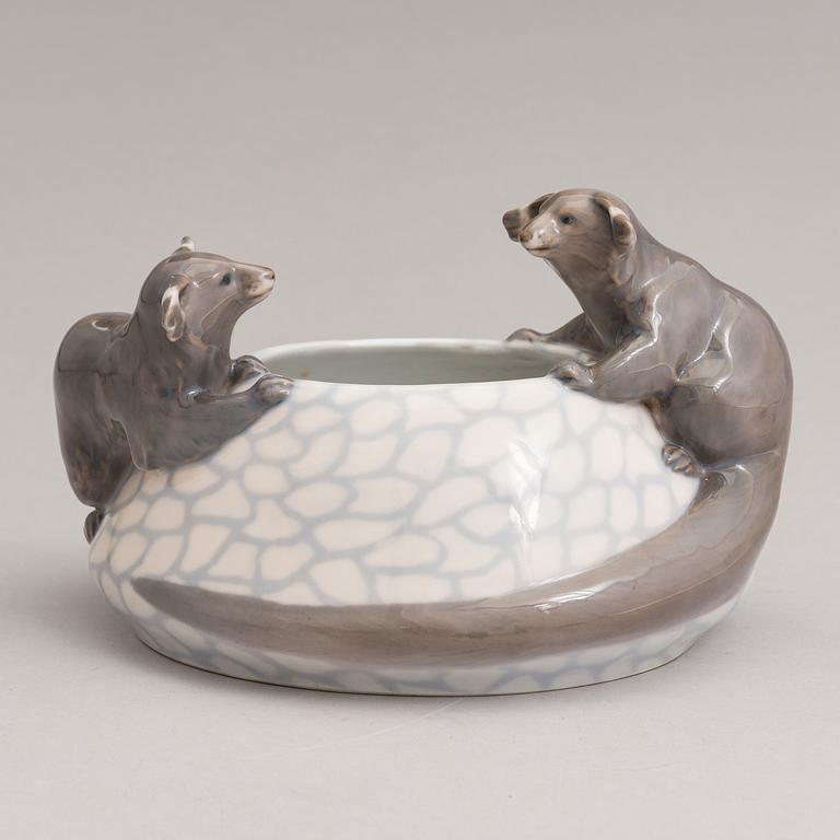 A porcelain bowl, Royal Copenhagen, Danmark 1889-1922.