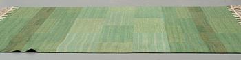 Marianne Richter, Matto, "Muren grön", flat weave, ca 250,5-254,5 x 172-173 cm, signed AB MMF MR.