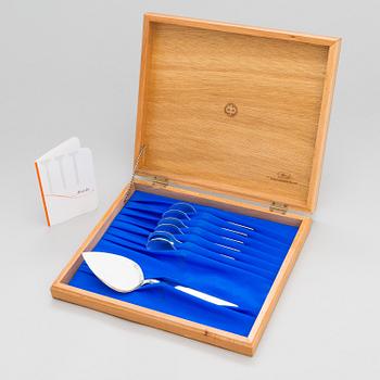 TAPIO WIRKKALA, A 'Marski' silver cake server with six coffee spoons in the original box. Kultakeskus, Hämeenlinna 2002.