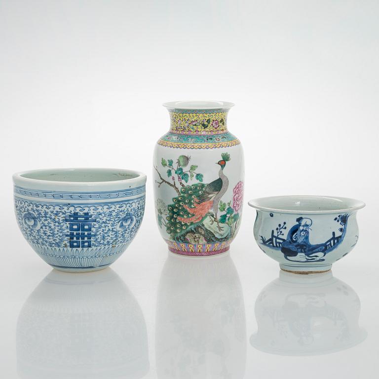 Vase and bowls 2 pcs, China.