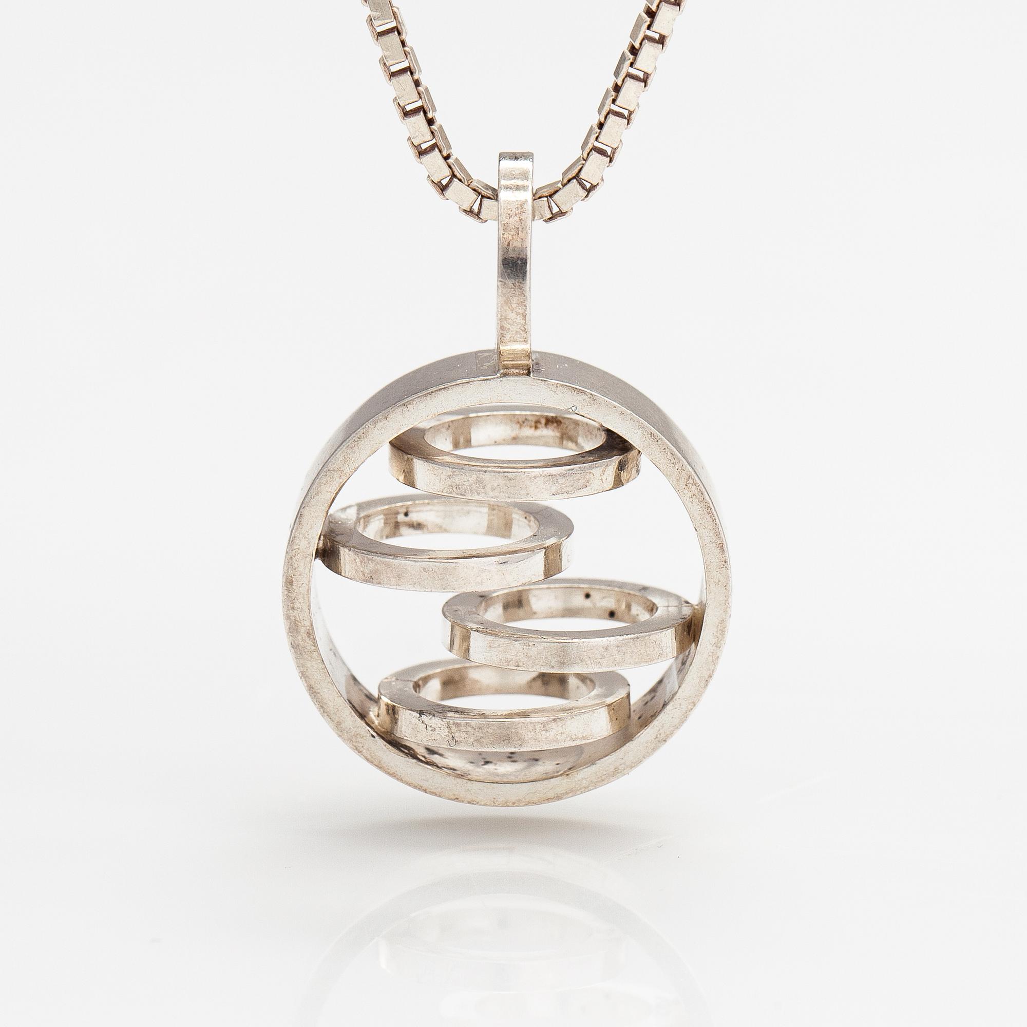 Elis Kauppi, Halsband, stelringsilver. Kupittaan kulta, Åbo 1966.