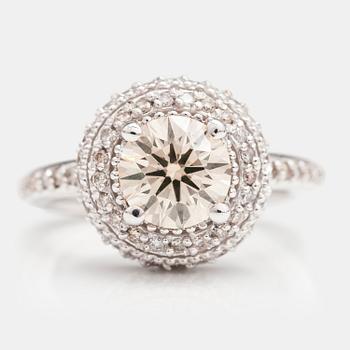 RING, 18K vitguld, briljantslipade diamanter ca 2.04 ct tot. Med IGL-certificat.