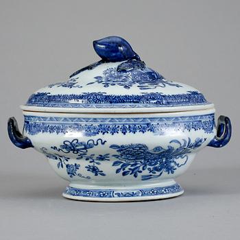 TERRIN, porslin, Kina, Qianlong (1736-95).