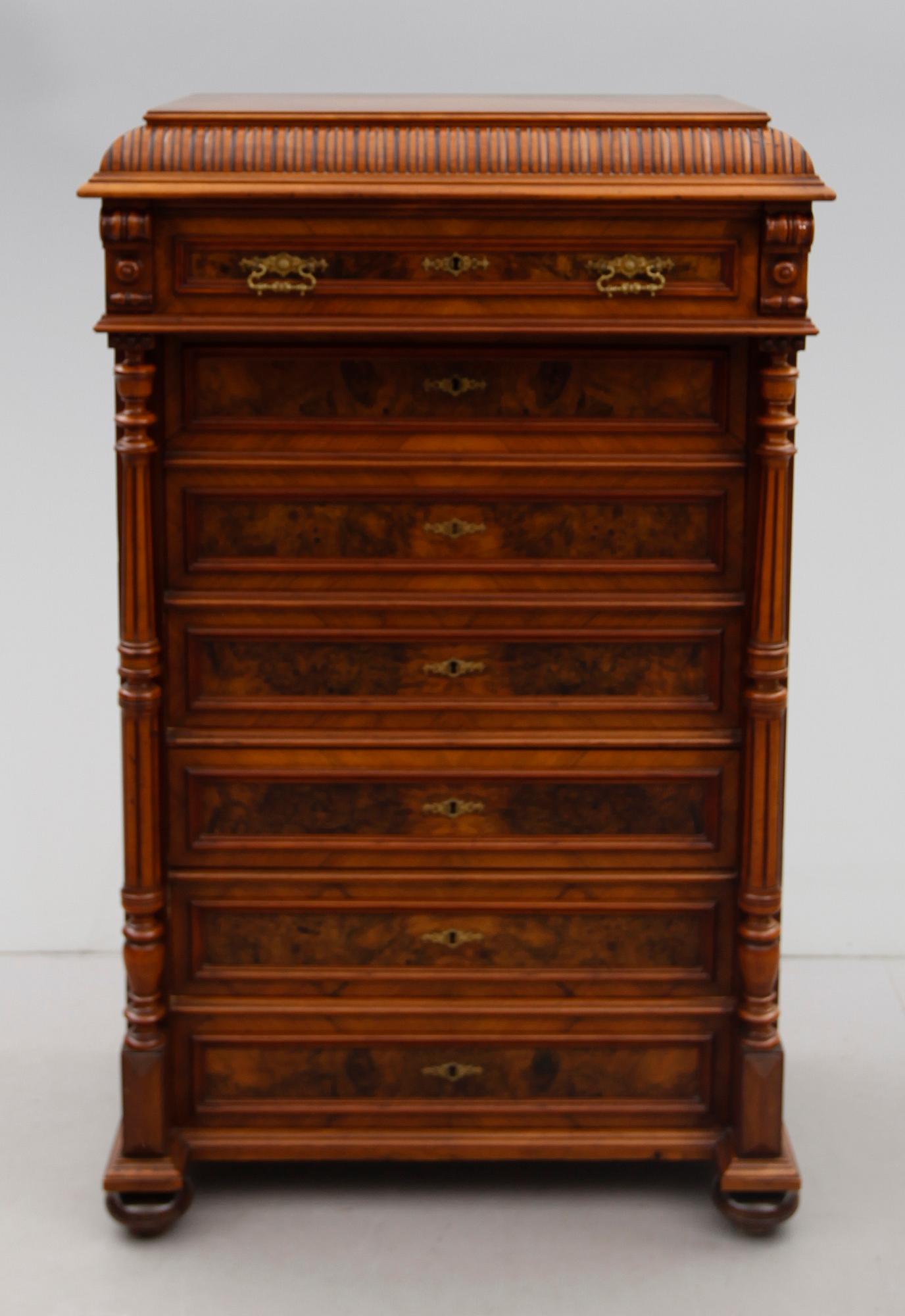 CHIFFONJÉ, nyrenässans, 1800-talets andra hälft.