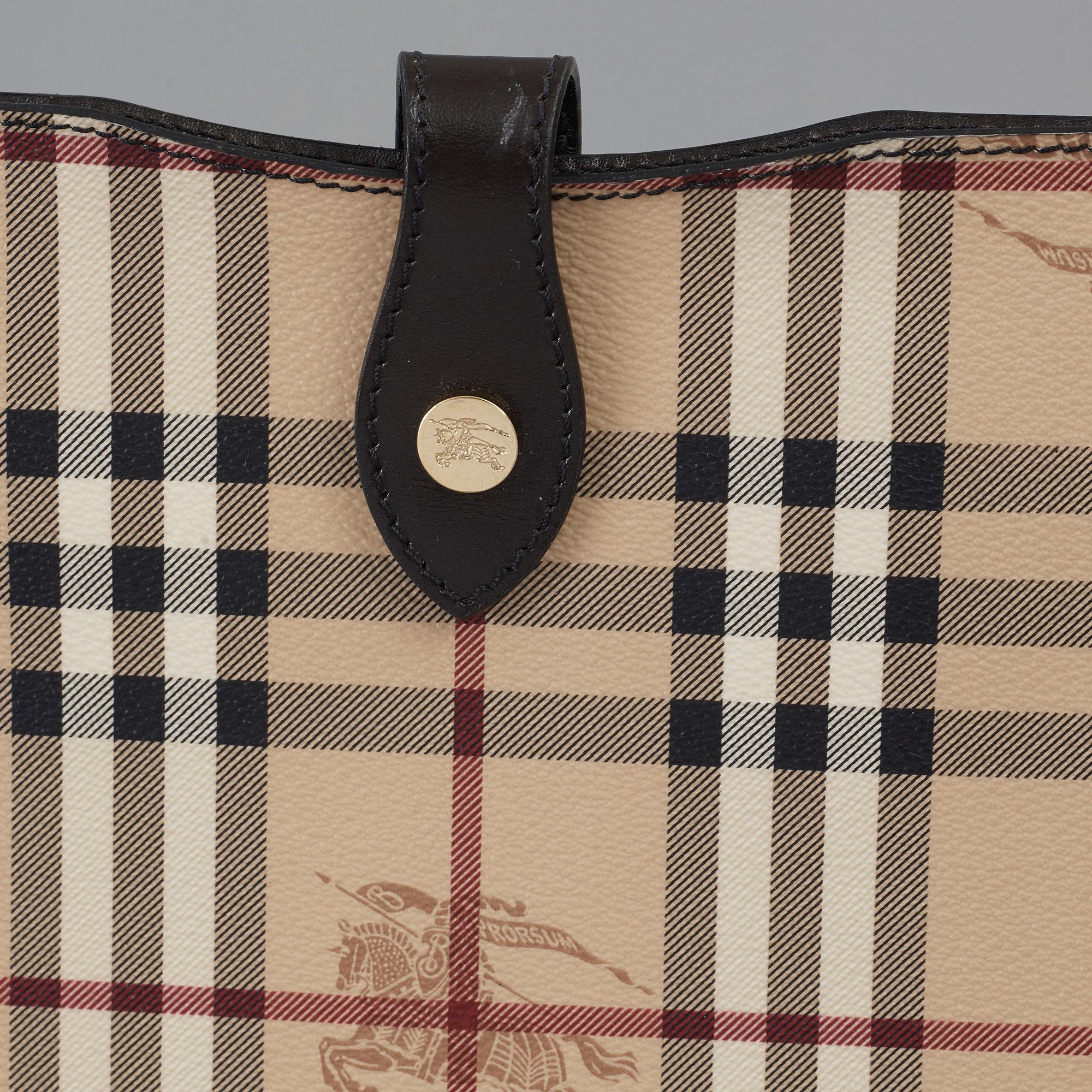 IPADFODRAL, Burberry.