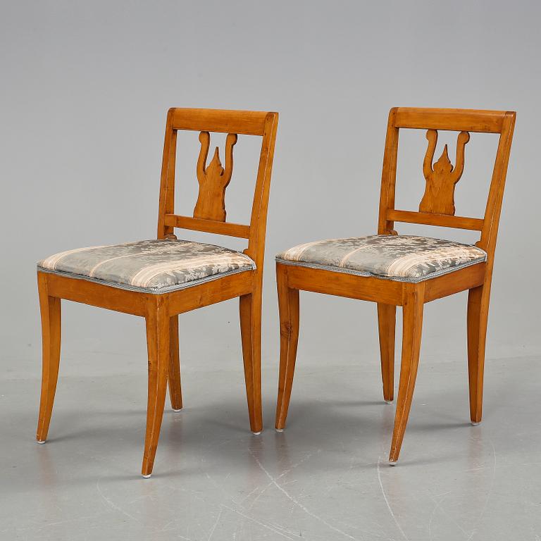 STOLAR, ett par, empirestil, 1800/1900-tal.