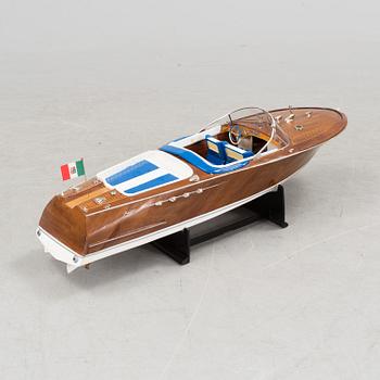 MODELLBÅT, "Riva", 2000-tal.