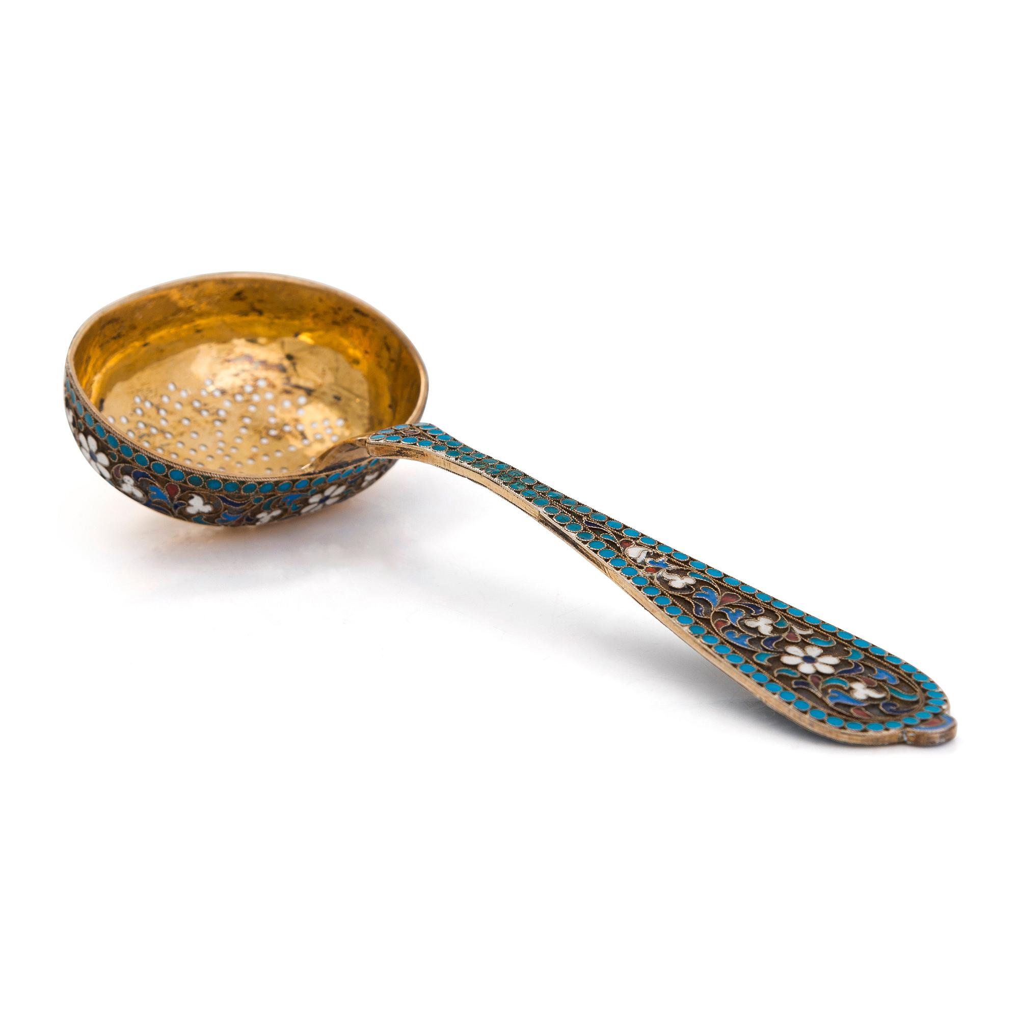 Gustav Klingert, tesil, förgyllt silver, cloisonnéemalj, Moskva 1892.