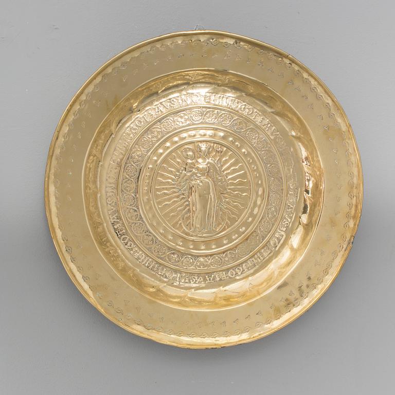 CHRISTENING PLATE, brass, probably 15th/16th century.