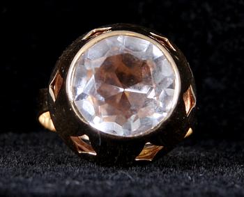 RING, 18K guld samt bergkristall. Tot vikt 6 gram.