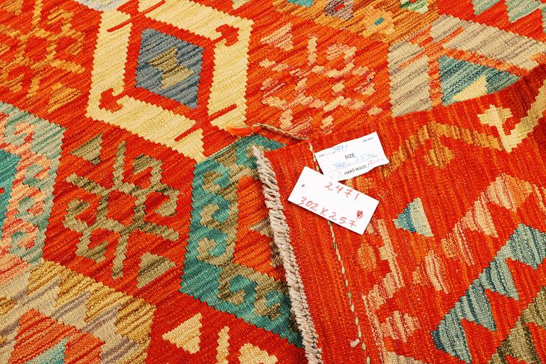 Matta, Kelim, ca. 302 x 257 cm.