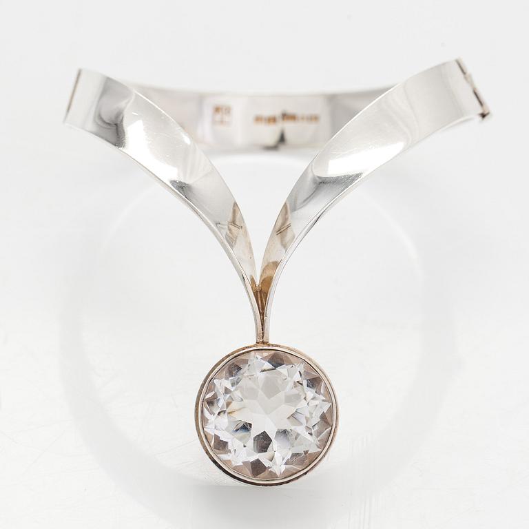 Kaulaketju ja rannekoru, viistehiotut vuorikristallit, hopeaa, Kaunis Koru 1972.