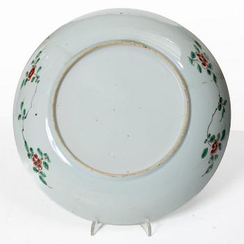 A pair of Chinese famille verte dishes, Qing dynasty, 18th century.