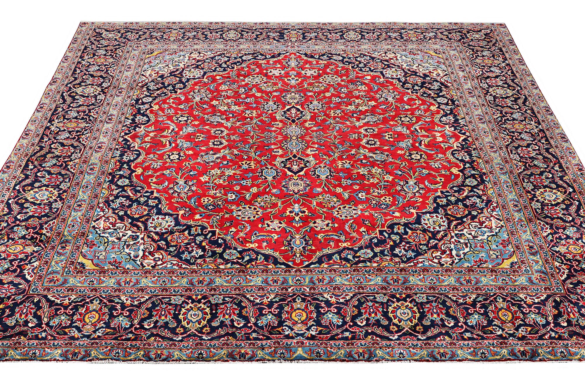 Matta, Keshan, ca 273 x 270 cm.