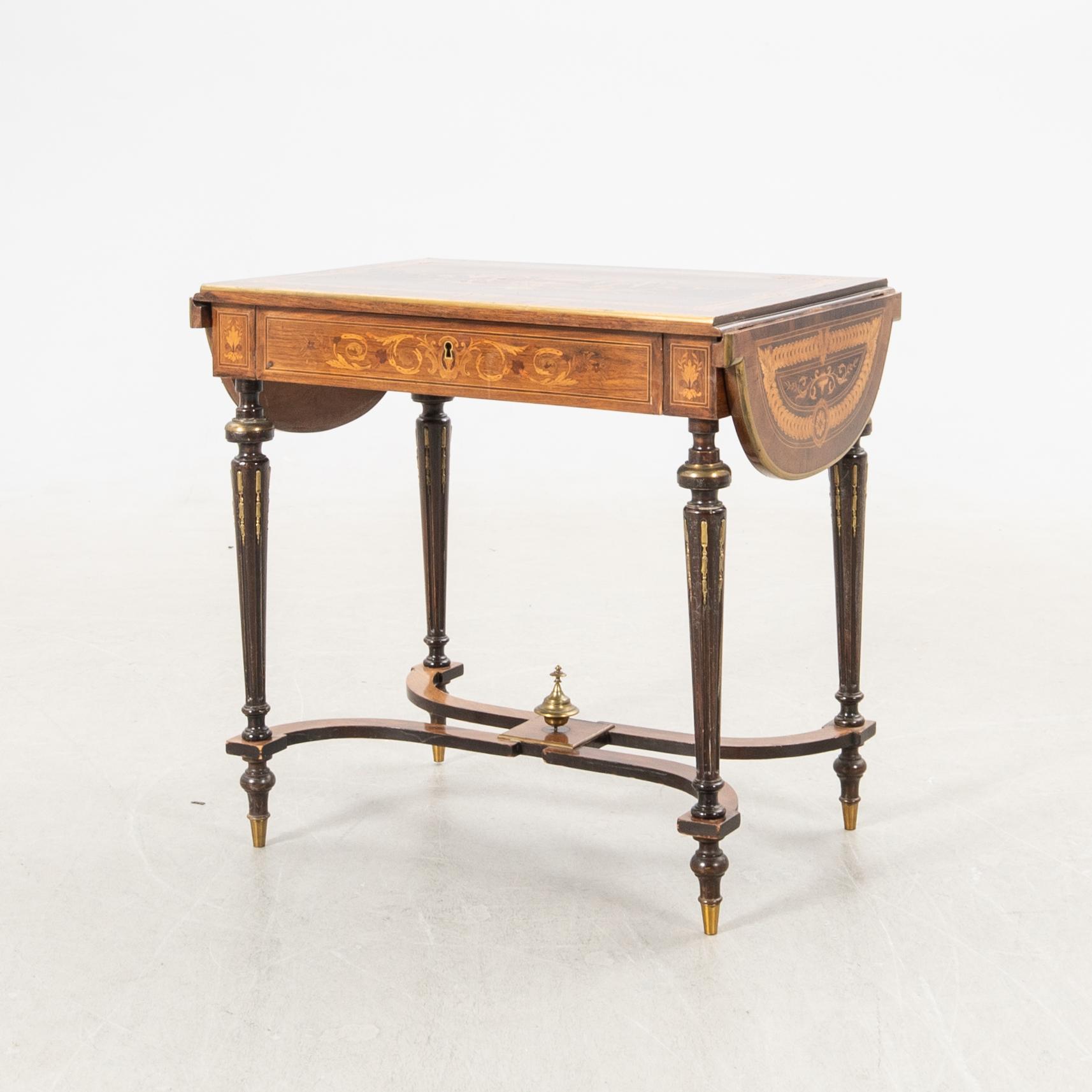 Table, Louis XVI style, 20th century.