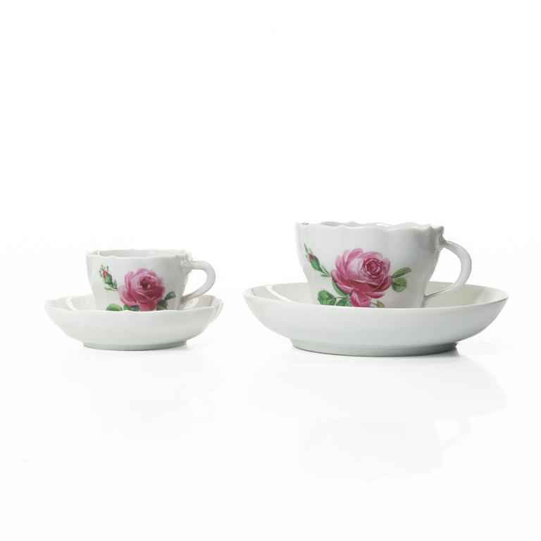 Meissen, Tea and coffee service, approx. 93 pieces, porcelain, “Meissen Rose” (Rote Rose/Meissener Rose).