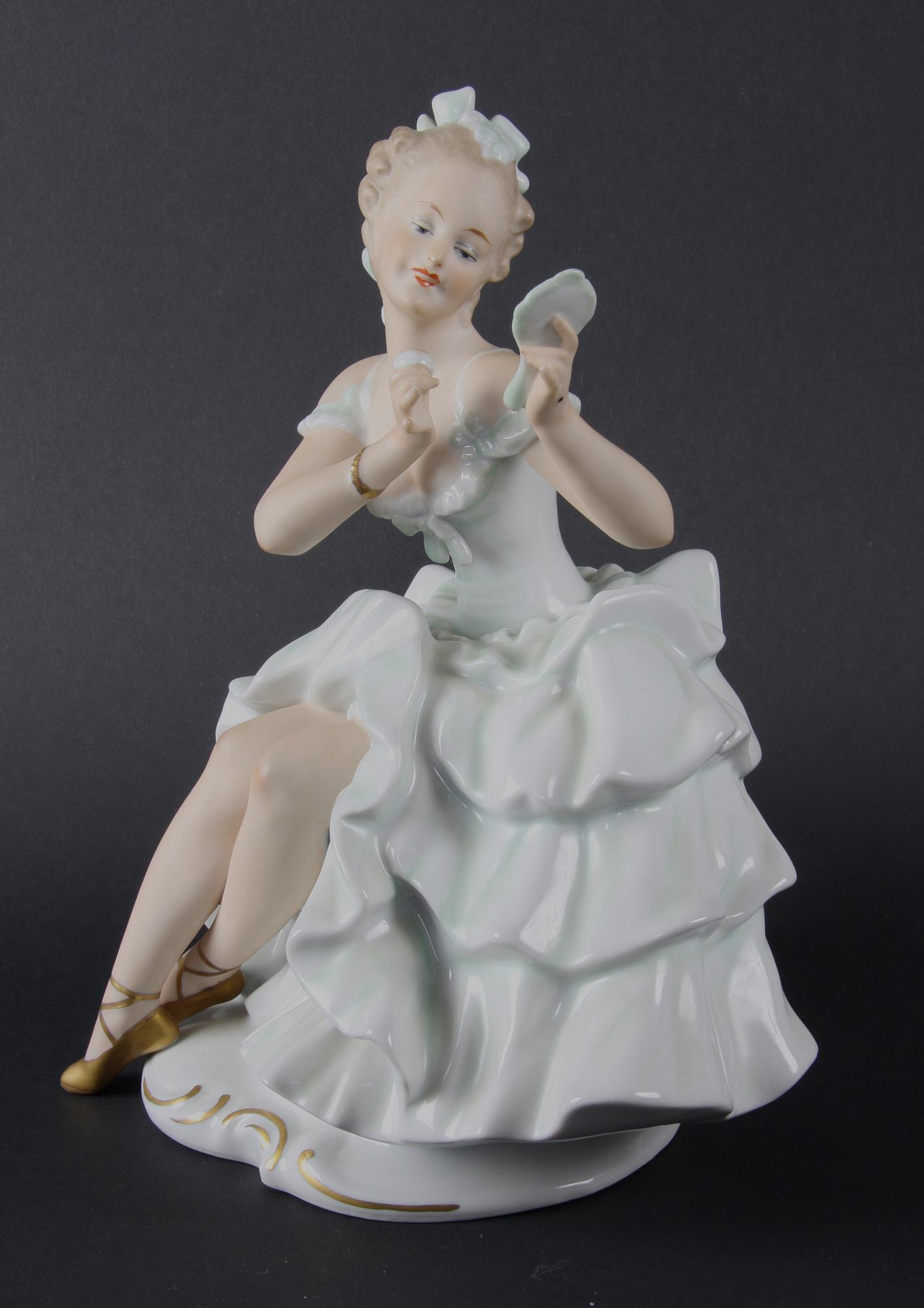 FIGURIN, porslin, trol. Tyskland.