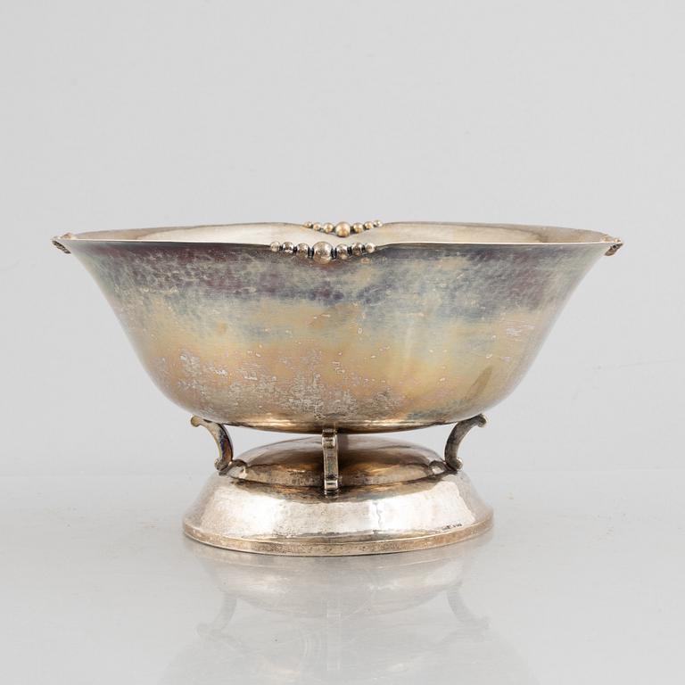 A Swedish silver bowl, marks of Silvervarufabriken J Grönroos, Kristianstad 1930.