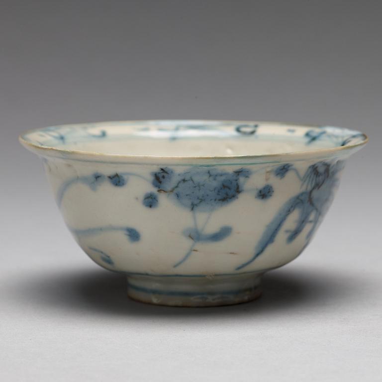 Two blue and white bowls, Qing dynasty, 19th century.