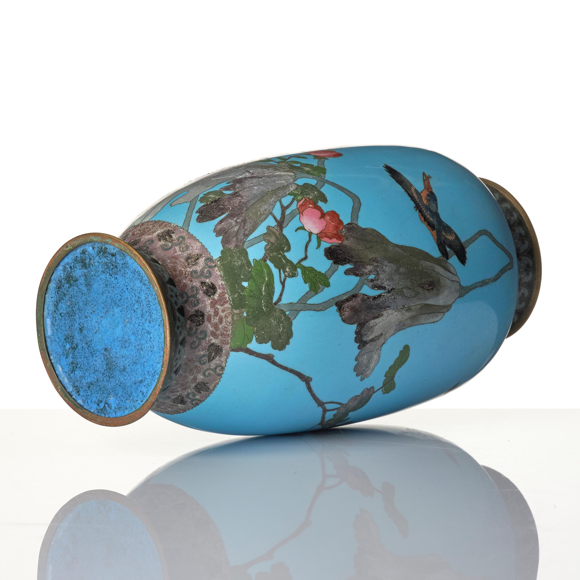 A Japanese cloisonné vase, first part of the 1900s.