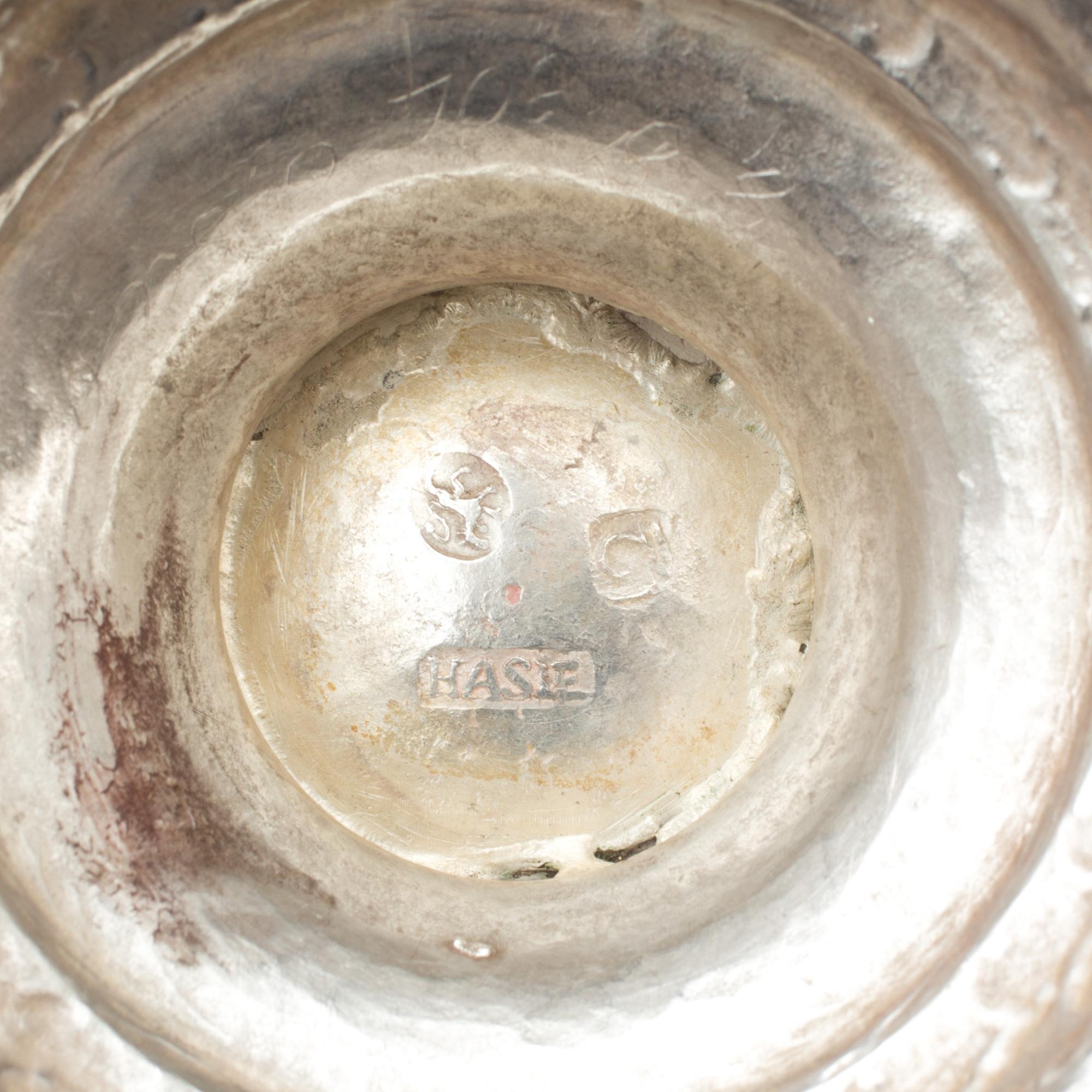 SOCKERSTRÖARE silver (halt 12 ld), ett par.  Tyskland, 1800-talets första del. Vikt ca 520 gr.
