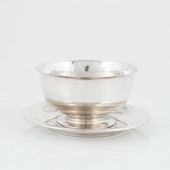 A Swedish early 20th century silver sauce bowl, mark of Guldsmedsaktiebolaget, Stockholm 1918.