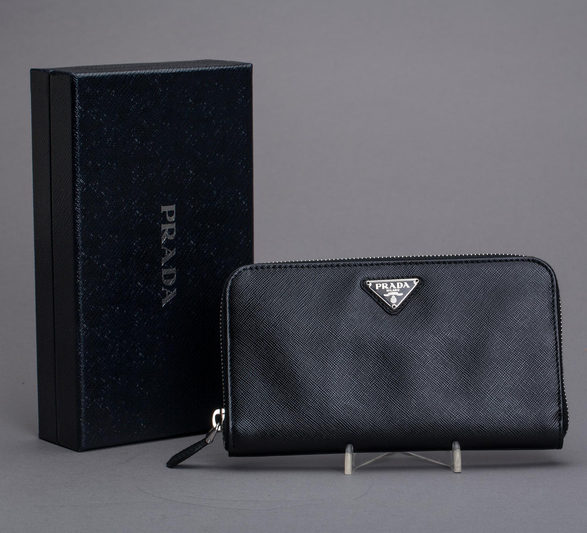 PLÅNBOK, "Saffiano", Prada.