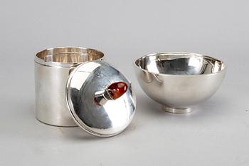 Anders Olsson skål samt ask med lock silver Mexiko 1900-tal.