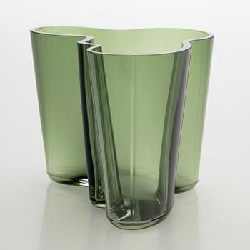 Alvar Aalto, a glass vase, signed  Alvar Aalto 5409/7000 1988.