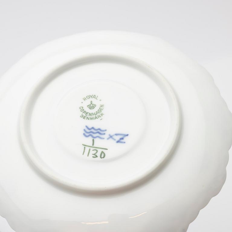 Service pieces, 16 pieces, porcelain, "Blue Fluted", Royal Copenhagen, Denmark.