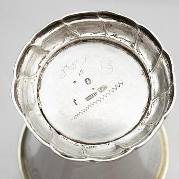 Petter Lund, bägare, delvis förgyllt silver, Stockholm 1755. Rokoko.