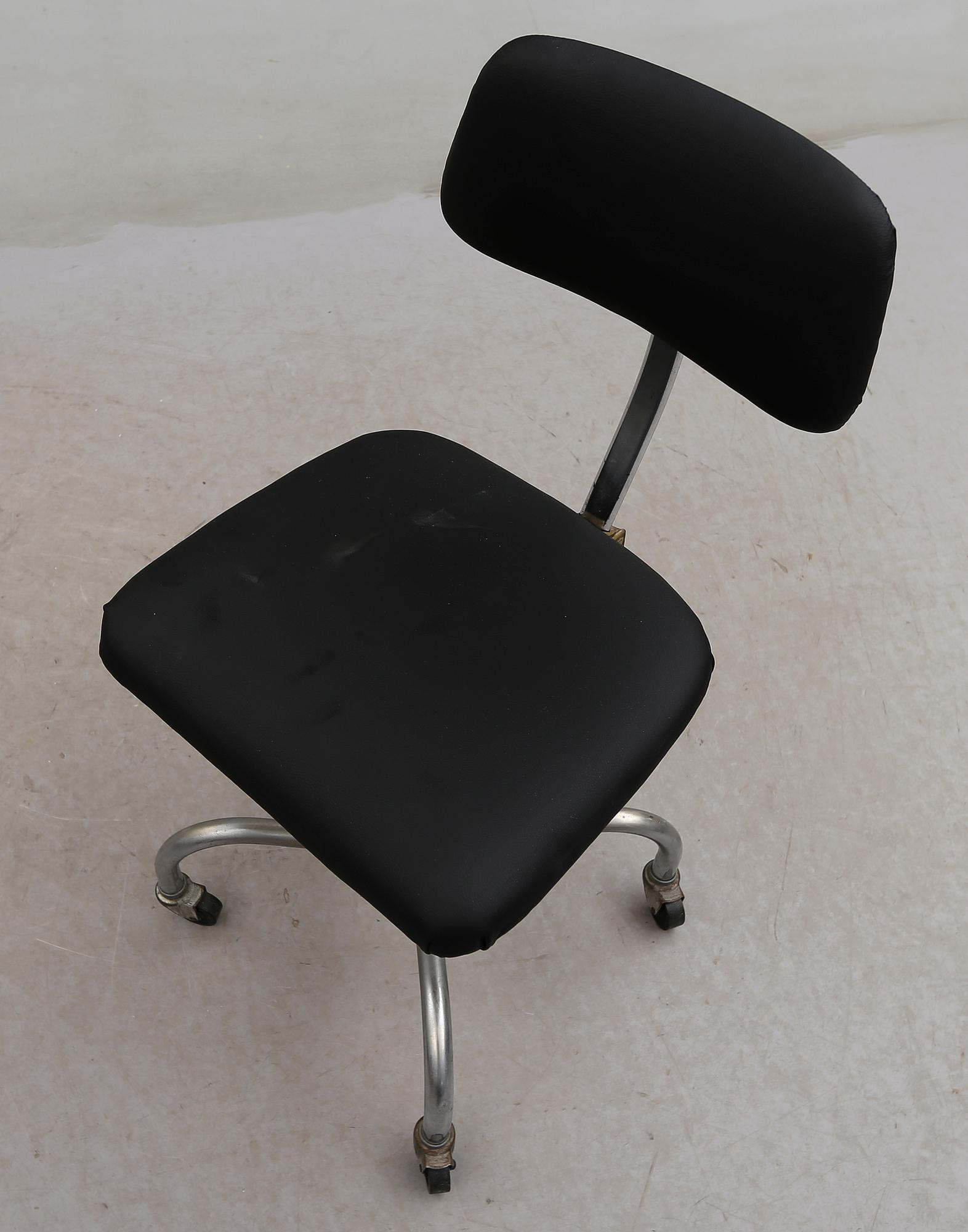 INDUSTRISTOL, 1900-talets andra hälft.