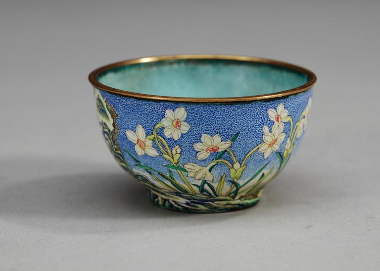 A finely enammeled cup, Qing dynasty with Qianlong four character mark.