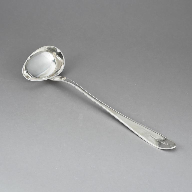 SOPPSLEV, silver, Paul Georg Hallbeck Malmö 1829. Vikt 255 gr.