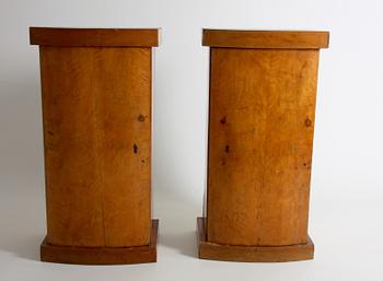 SKÅP, ett par, biedermeier, 1800-talets mitt.