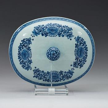 TERRIN med LOCK och FAT, kompaniporslin. Qingdynastin, Qianlong (1736-95).