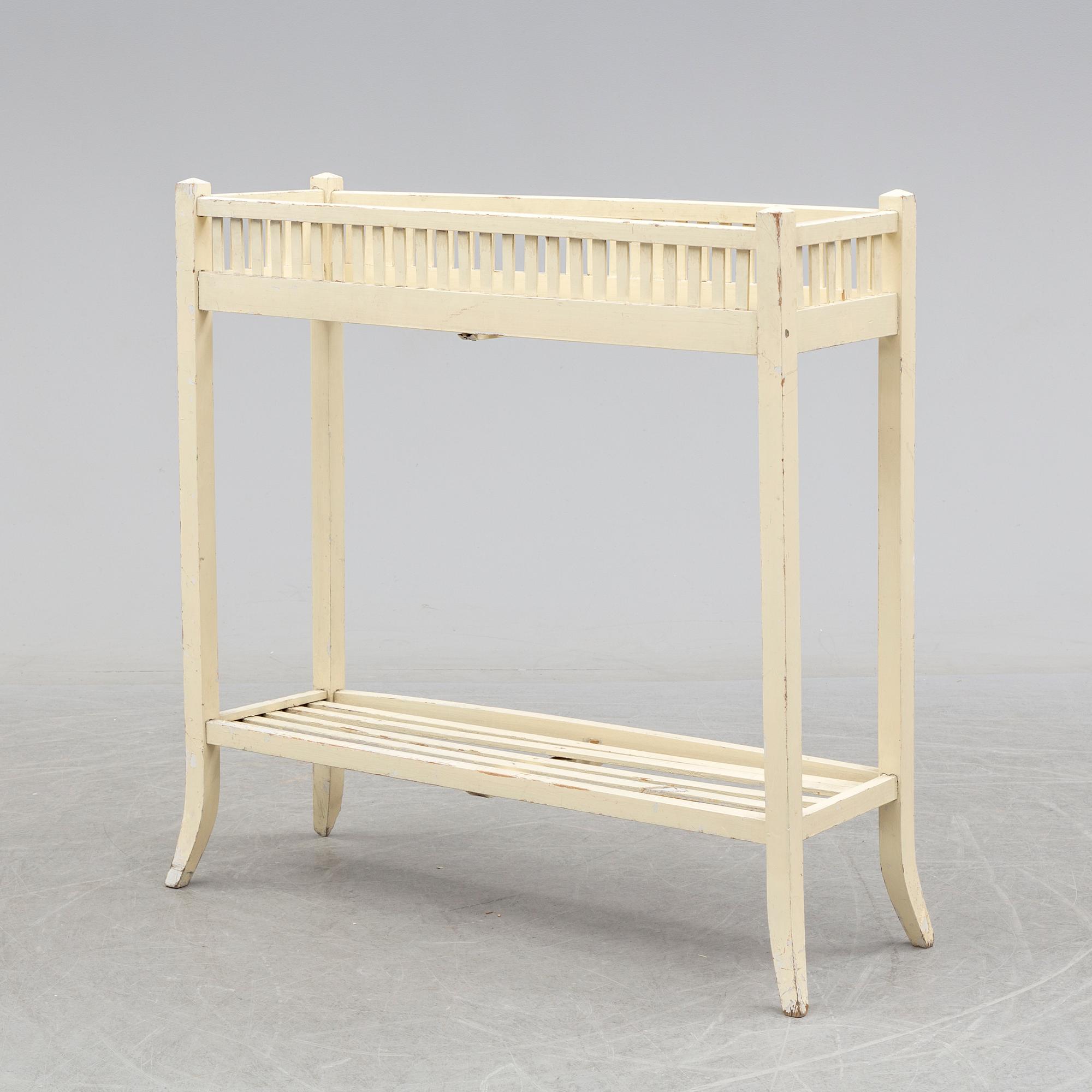 An early 20th century plant stand.