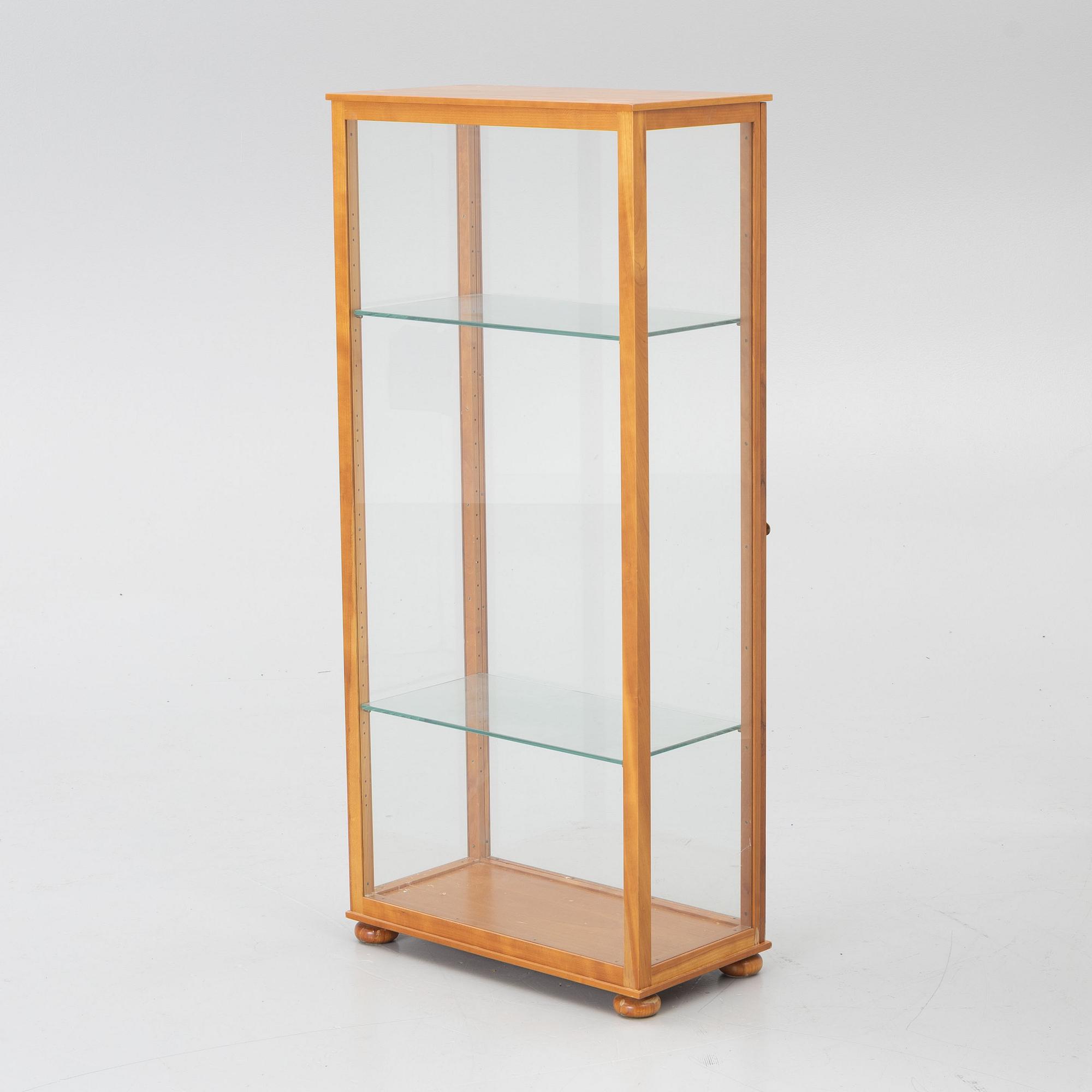 Josef Frank, Display cabinet, model 649, Firma Svenskt Tenn, 2016.