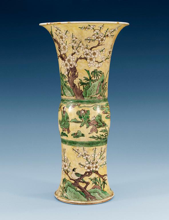 A famille jeune bisquit vase, Qing dynasty, Kangxi (1662-1722).