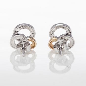 ÖRHÄNGEN, 14K guld, 4 små diamanter tot. 0,032 ct. Vikt 2,1 g.
