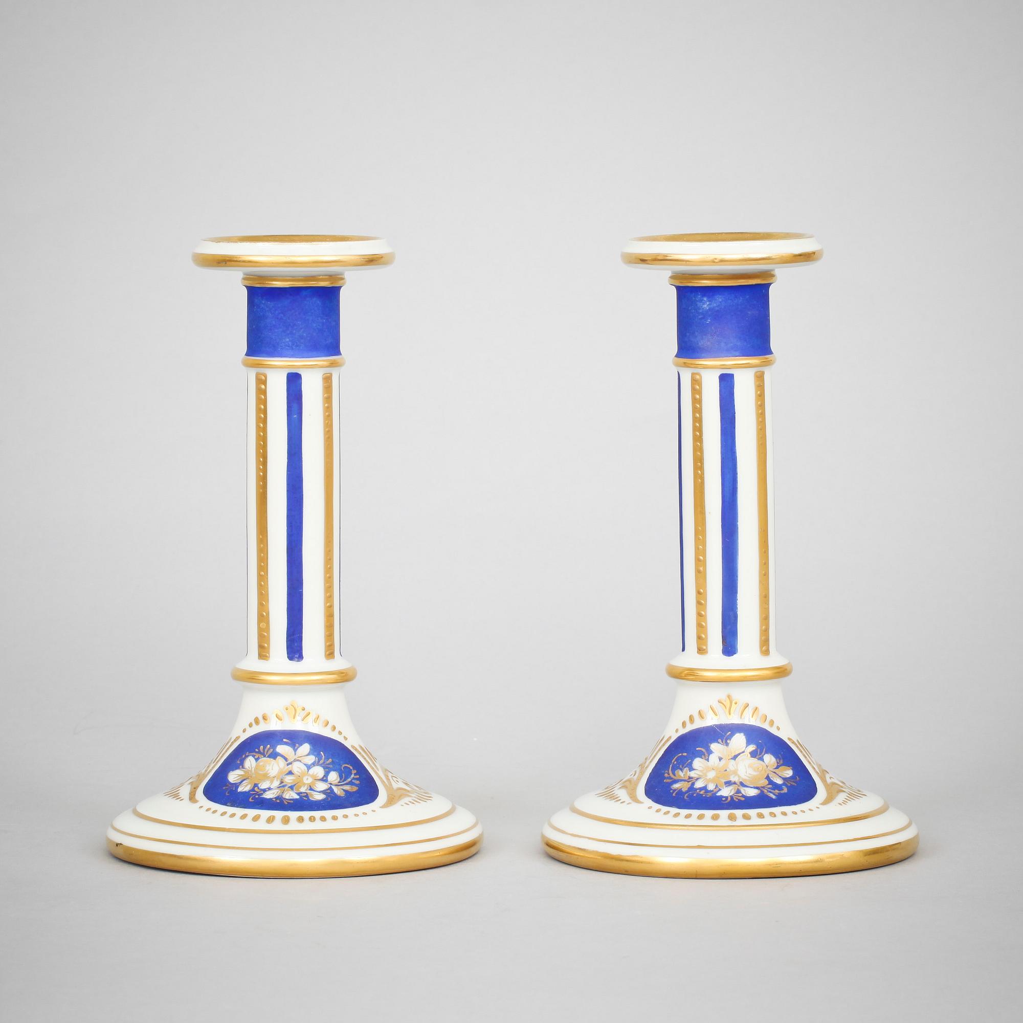 LJUSSTAKAR, ett par, porslin, Minton, Stoke-upon-Trent, England, 1800-talets slut.
