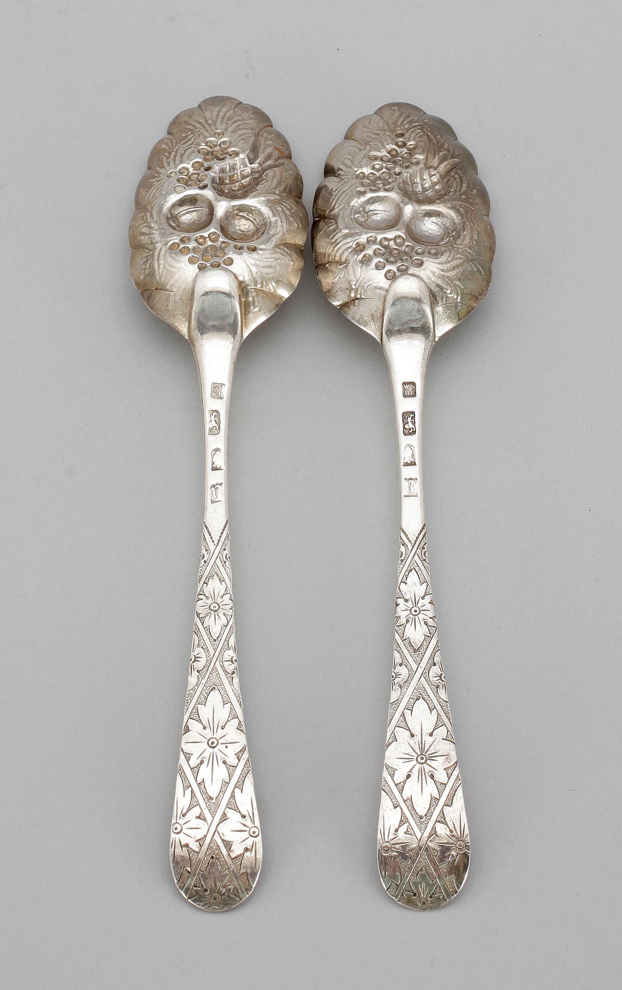 SKEDAR, ett par,  silver, William Sumner & Charles Crossley, London, 1775-76. 145 g.
