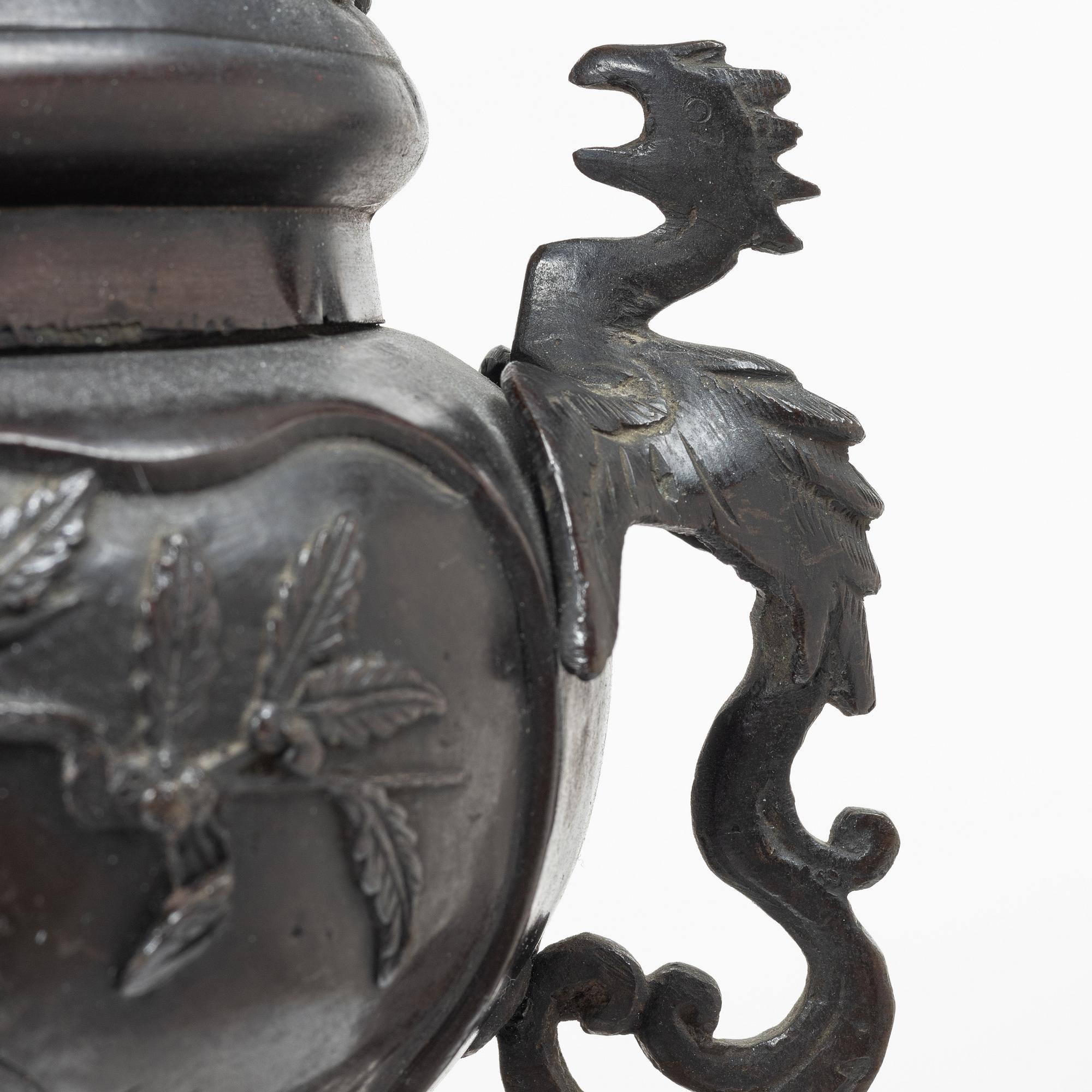 A large Japanese bronze censer, Meiji (1898-1912).