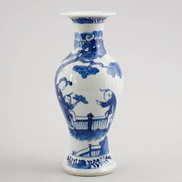 VAS, porslin, Kina, 1800-/1900-tal.