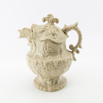 Kannor 2 st 1900-talets första hälft porslin.