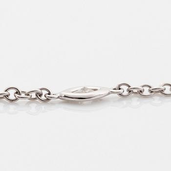 Collier 18K vitguld med markisformade briljantslipade diamanter.