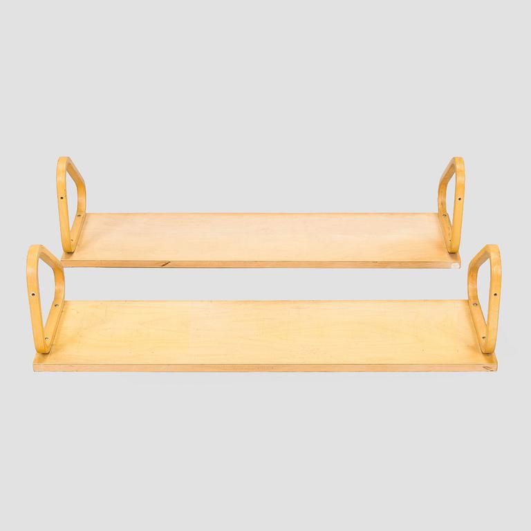 Alvar Aalto, seinähyllyjä, 2 kpl malli 112B, Artek, 1900-luvun loppu.