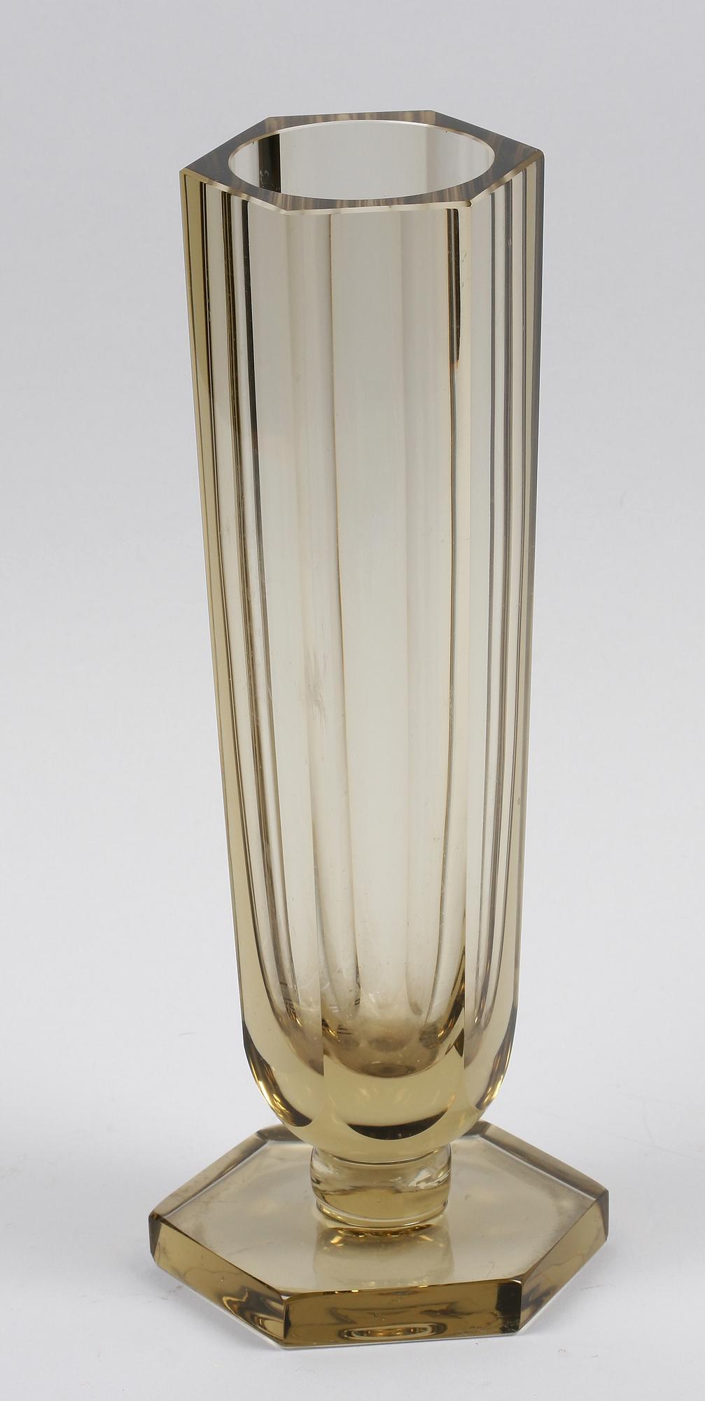 VAS, glas, Kosta. Sign 1936.