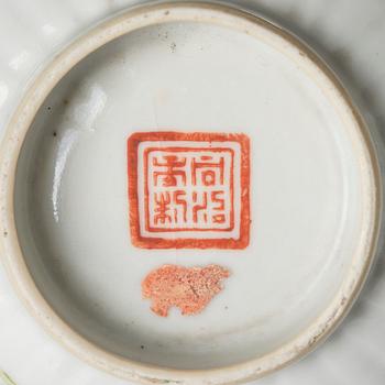 Parti, sex delar, porslin. Sen Qingdynasti/tidigt 1900-tal.